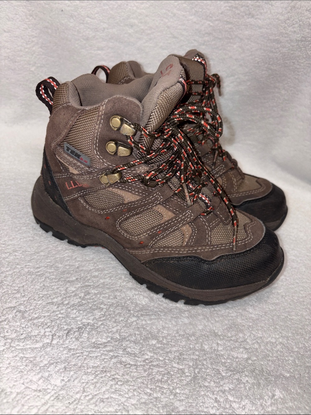 L.L. Bean waterproof tek 2.5  brown Kids Hiking boots size 4